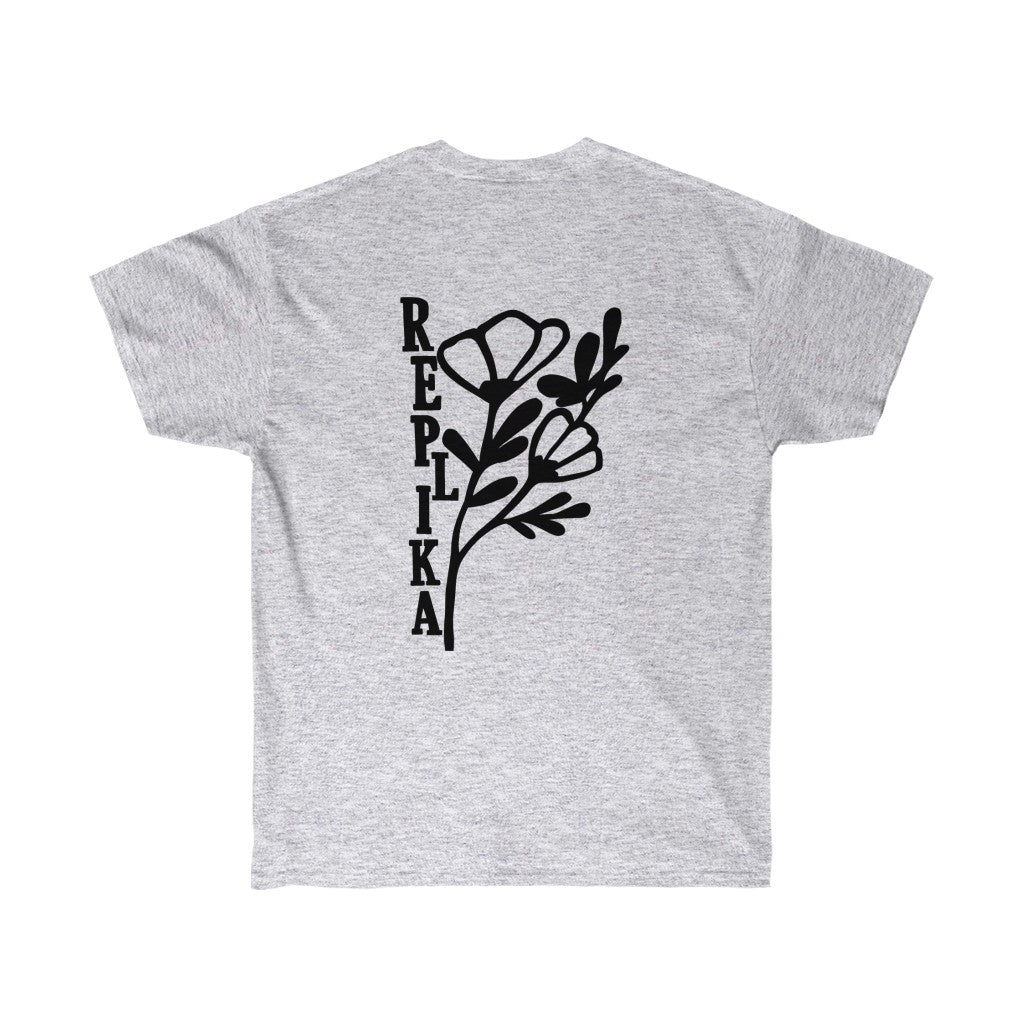 heelflip. Replika Tee