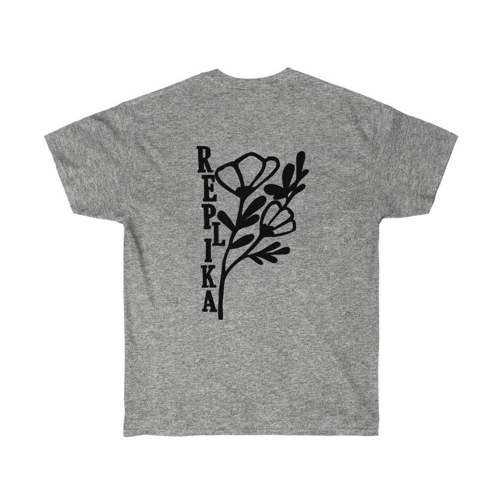 heelflip. Replika Tee